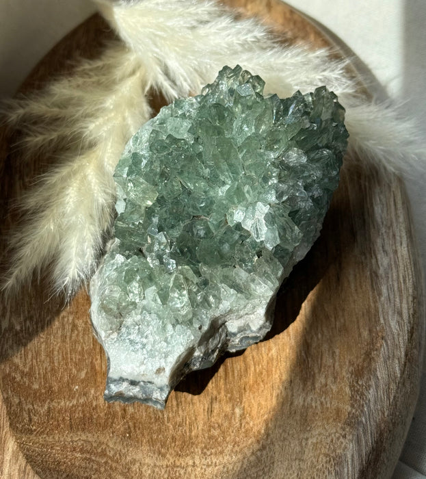 Prasiolith Stufe aus Brasilien – Gebrannter Amethyst in zartem Grün, Maße 7,7cm x 5,5cm