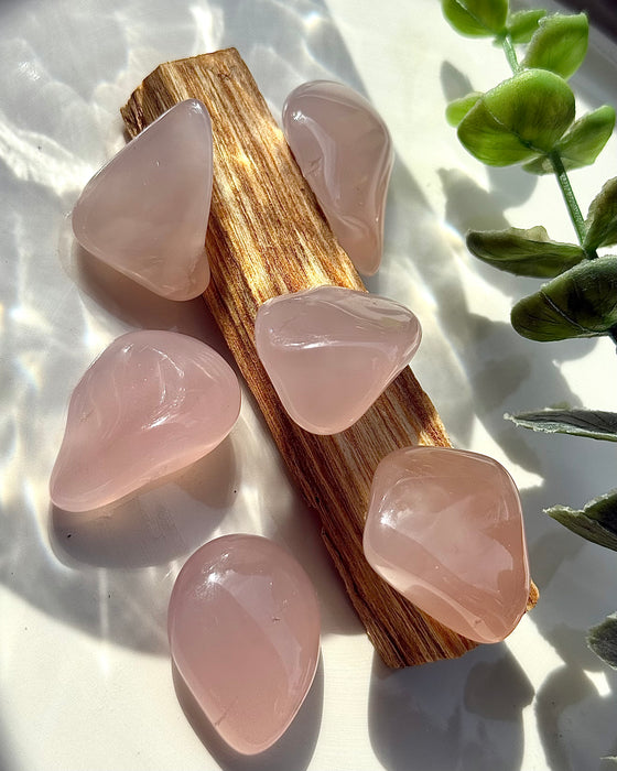 Rosa Chalcedon Trommelstein in Deutschland getrommelt