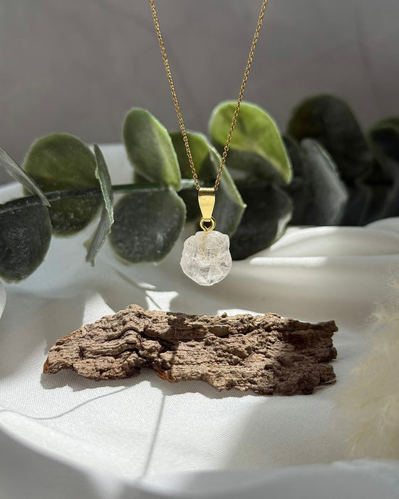 Danburit-Anhänger mit vergoldeter 925er Silberöse