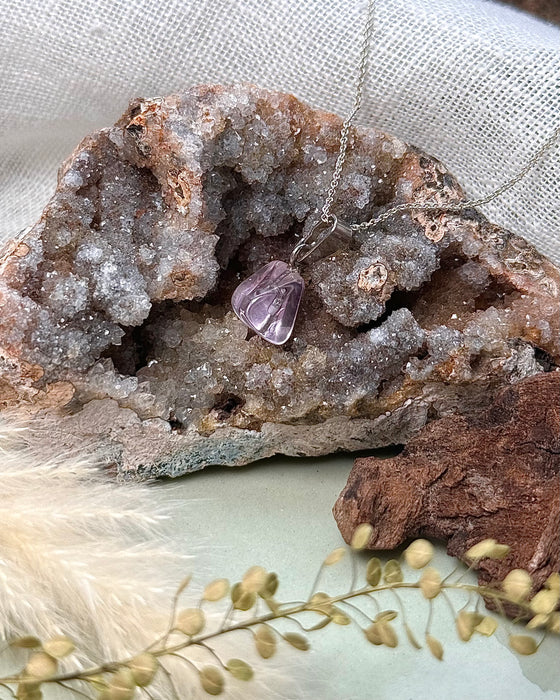 Kunzit Anhänger – mit rhodinierter 925er Silber Stiftöse, 1cm