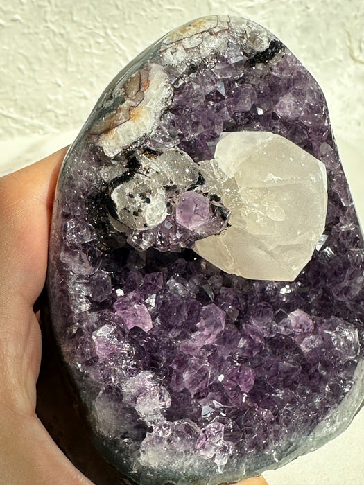Amethyst Freiform mit Calcit F119