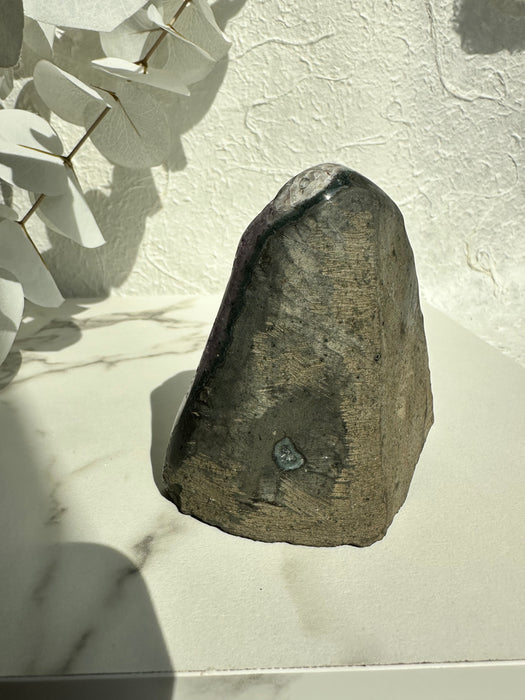 Amethyst Freiform mit Calcit F119