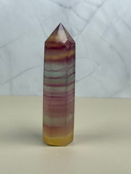 Regenbogenfluorit Spitze E33