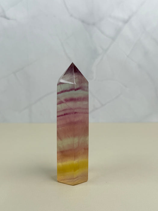 Regenbogenfluorit Spitze H29
