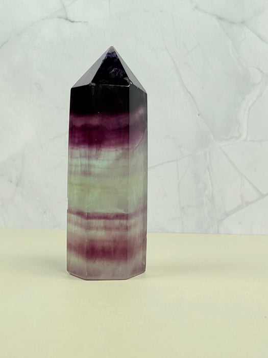 Regenbogenfluorit Spitze C31