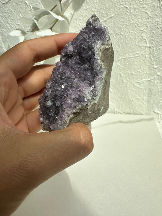 Amethyst Freiform mit Rohkristallen D24