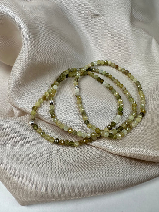 Grüner Granat (Grossular) facettiertes Armband 3mm mit 925er Silberperle