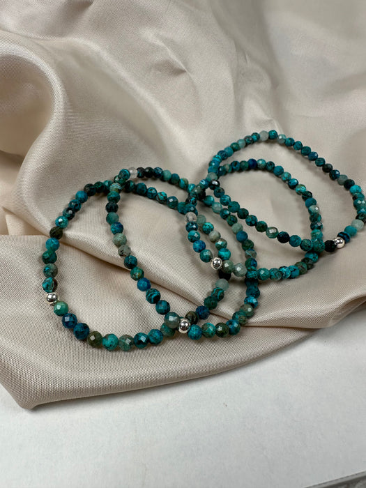 Chrysokoll facettiertes Armband 4mm mit 925er Silberperle