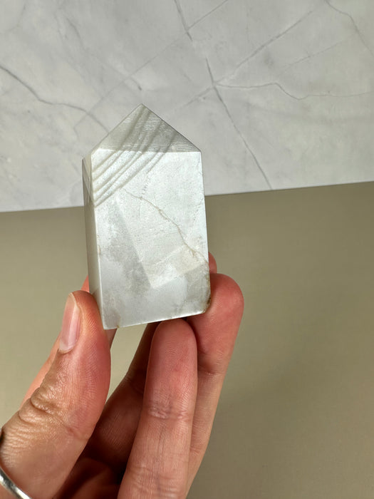 Mondstein Spitze weiß B23