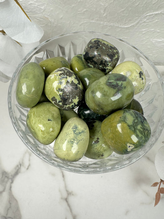 Serpentin Trommelstein