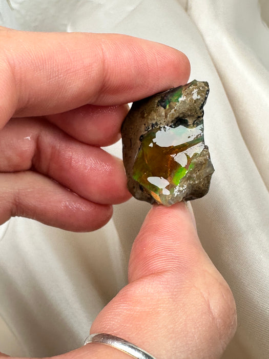 Äthiopischer Wasseropal roh C59