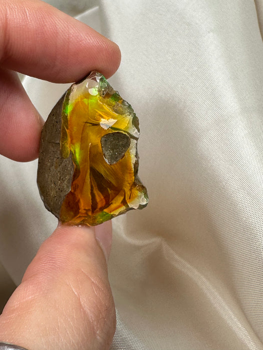 Äthiopischer Wasseropal roh G69