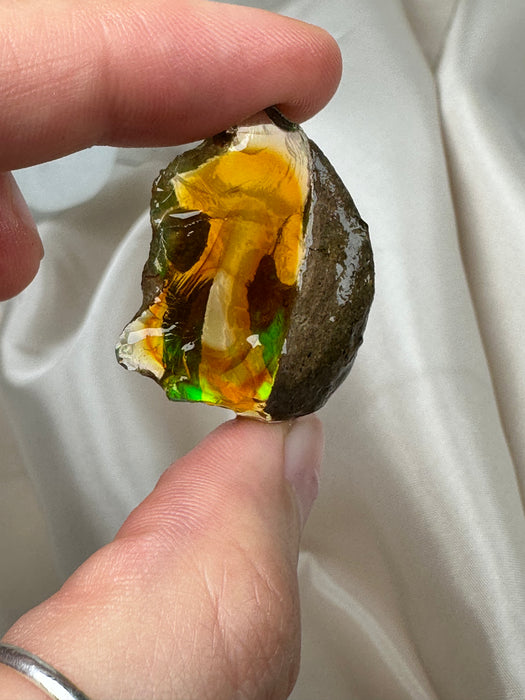 Äthiopischer Wasseropal roh G69