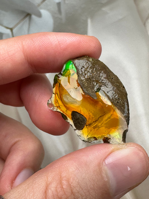 Äthiopischer Wasseropal roh G69