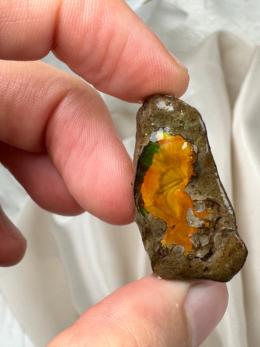 Äthiopischer Wasseropal roh F49