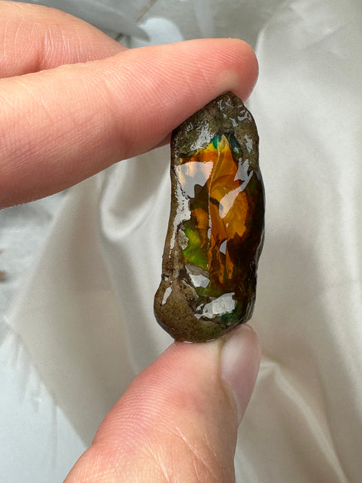 Äthiopischer Wasseropal roh F49