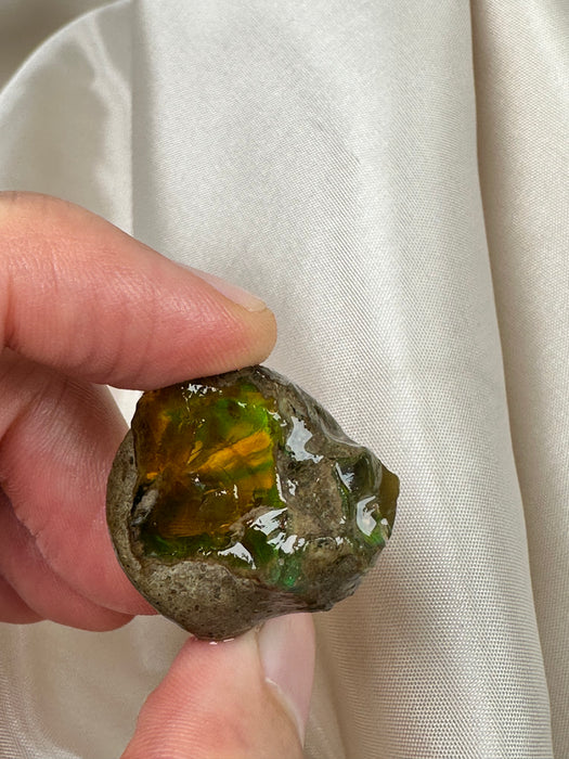 Äthiopischer Wasseropal roh L79