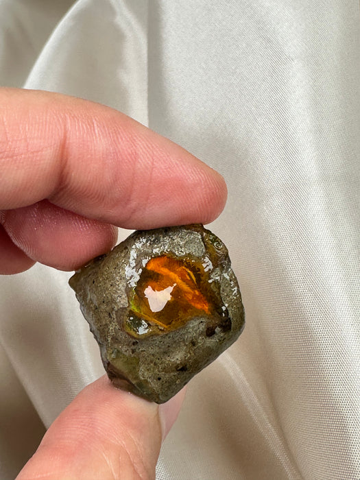 Äthiopischer Wasseropal roh L79