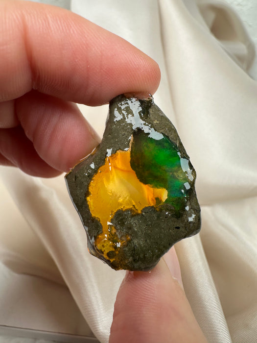 Äthiopischer Wasseropal roh J89