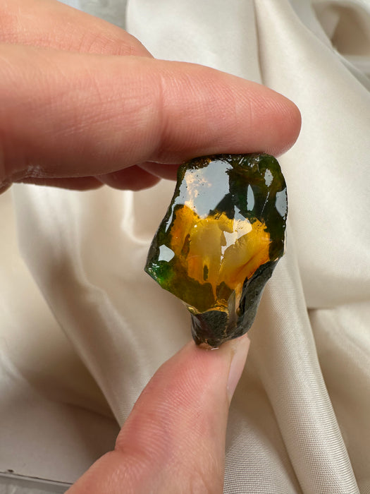 Äthiopischer Wasseropal roh J89