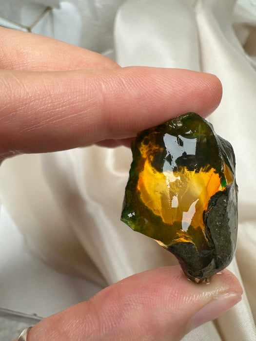 Äthiopischer Wasseropal roh J89