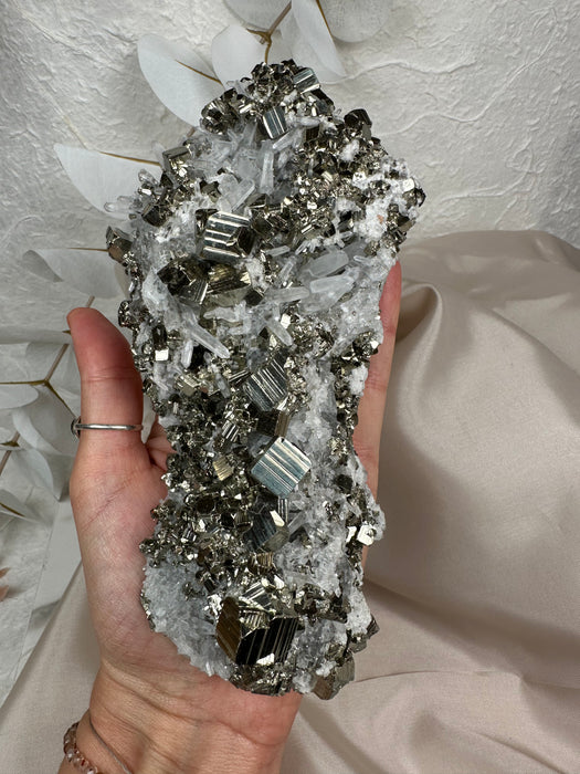 Pyritstufe mit Quarzkristallen high quality