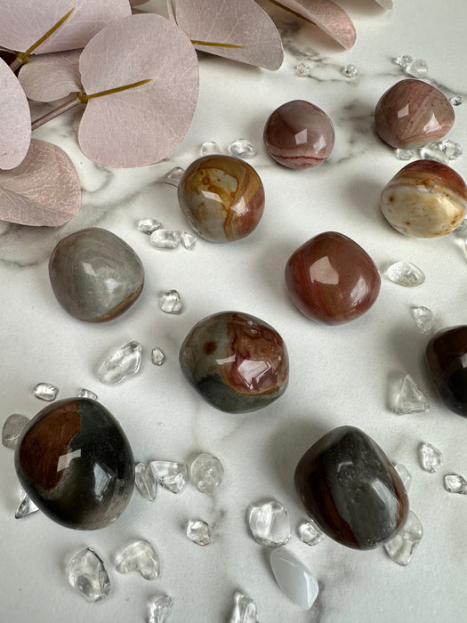 Polychrom Jaspis Trommelstein