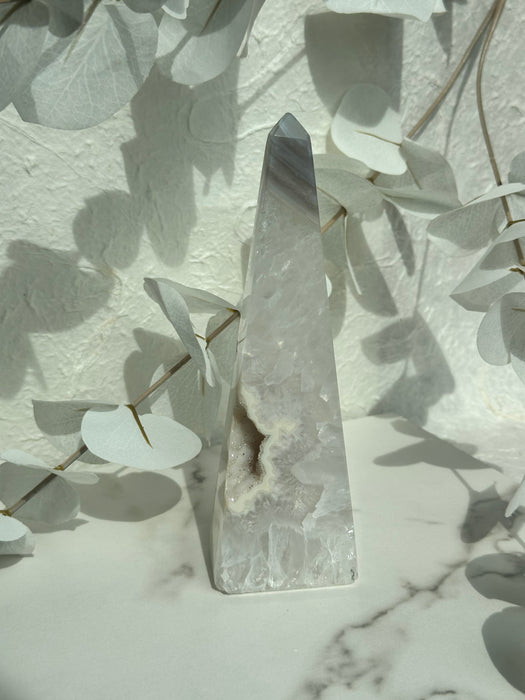 Achat Obelisk mit Druse K72
