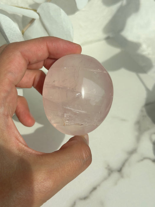 Rosenquarz Handstein D17