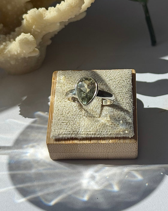 Prasiolith-Ring in Tropfenform, facettiert – 925er Silber, Größe 58