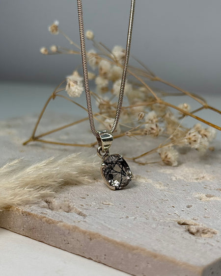 turmalin-quarz-anhaenger-facettiert-1cm-silberfassung