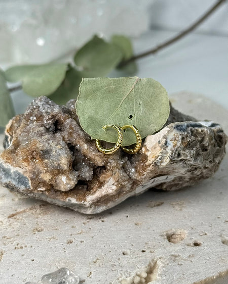 Vergoldete Mini-Kreolen aus 925er Silber, 1 cm Durchmesser, minimalistisch
