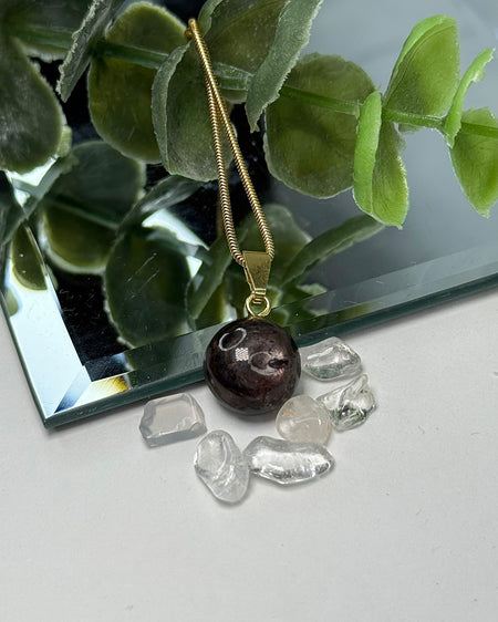 Sternrubin Anhänger, Stern-Rubin Schmuck, Ruby Star Cabochon, Rubin Anhänger 1,2 cm, Rubin vergoldete Silberöse, Sternrubin Kette, natürlicher Rubin Anhänger, Fabelschön Rubin Schmuck, Geschenkidee Rubin, roter Edelsteinanhänger
