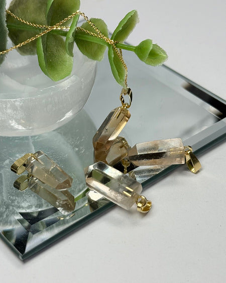 Natürlicher Citrin-Anhänger mit 925er Silberöse, ca. 2 cm lang