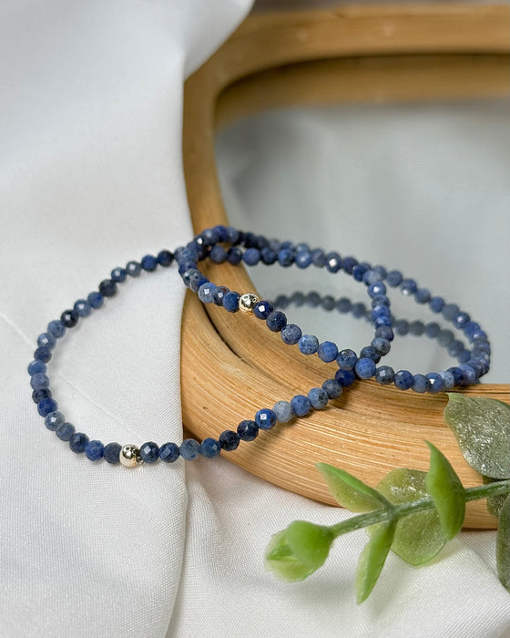 Facettiertes Dumortierit Armband 3 mm mit 925er Silberperle, elastisch, Umfang 17 cm