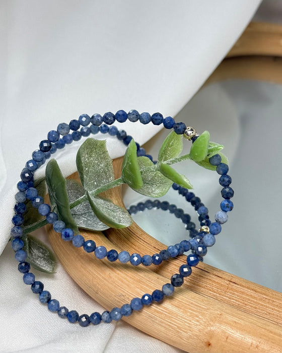 Zartes Dumortierit Perlenarmband facettiert 3 mm mit 925 Sterling Silber, elastisches Armband 17 cm