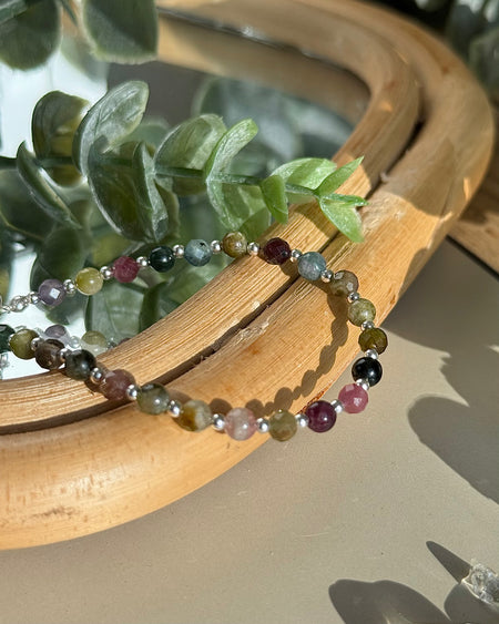 Filigranes Turmalin-Armband mit facettierten und runden 4 mm Perlen sowie 925er Silberelementen