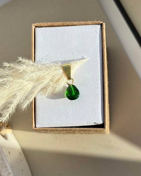 Facettierter Chromdiopsid Anhänger mit vergoldeter 925 Silberöse