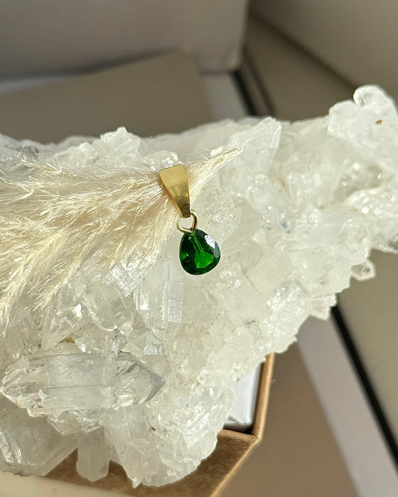 Grüner Chromdiopsid Edelstein Anhänger mit vergoldetem 925 Silber