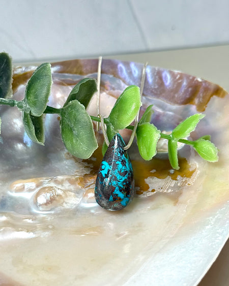 Chrysokoll Anhänger gebohrt blau türkis mit natürlicher Matrix 2,7 cm
