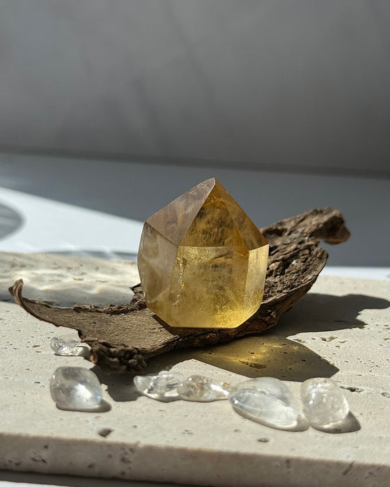 Citrin Spitze natur aus Madagaskar