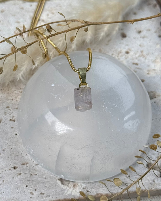 Skapolith-Anhänger mit vergoldet-rhodinierter 925er Silberöse, 0,8cm