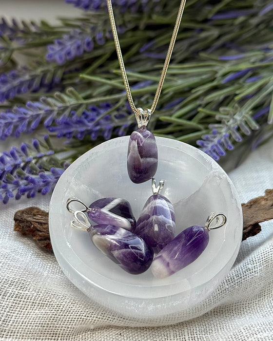 Chevron Amethyst Anhänger mit 925er Silber Doppelöse
