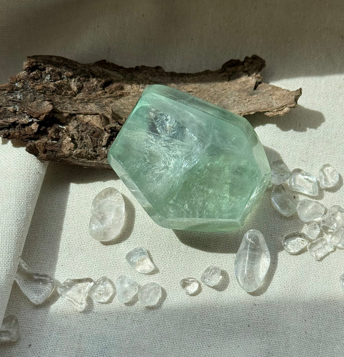 Fluorit Freiform grün