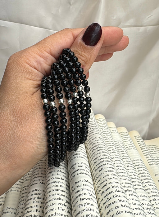 Schwarzes Turmalin Kugelarmband mit 925er Silberperle 4 mm, Umfang 17 cm