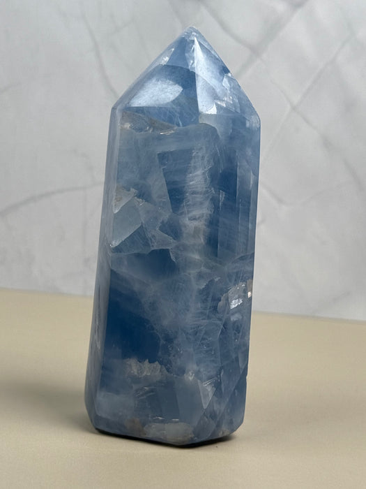 Blaue Calcit Spitze A45
