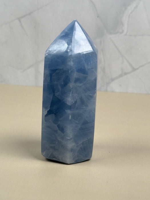 Blaue Calcit Spitze B33