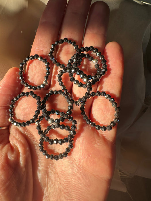 Hämatit Perlenring elastisch mit 925er Silberperle