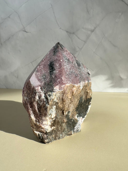Rhodonit Spitze B39