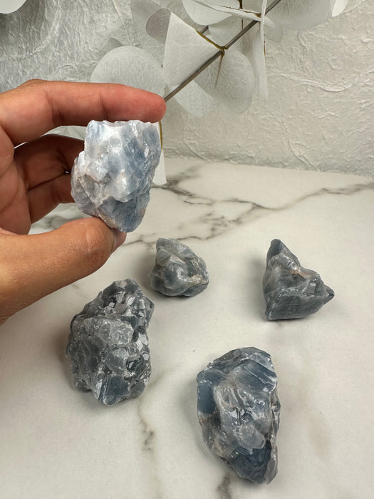 Blauer Calcit gesäuert